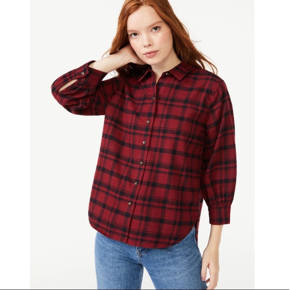 NWT Free assembly woman’s button down top with 3/4 blouson sleeves.